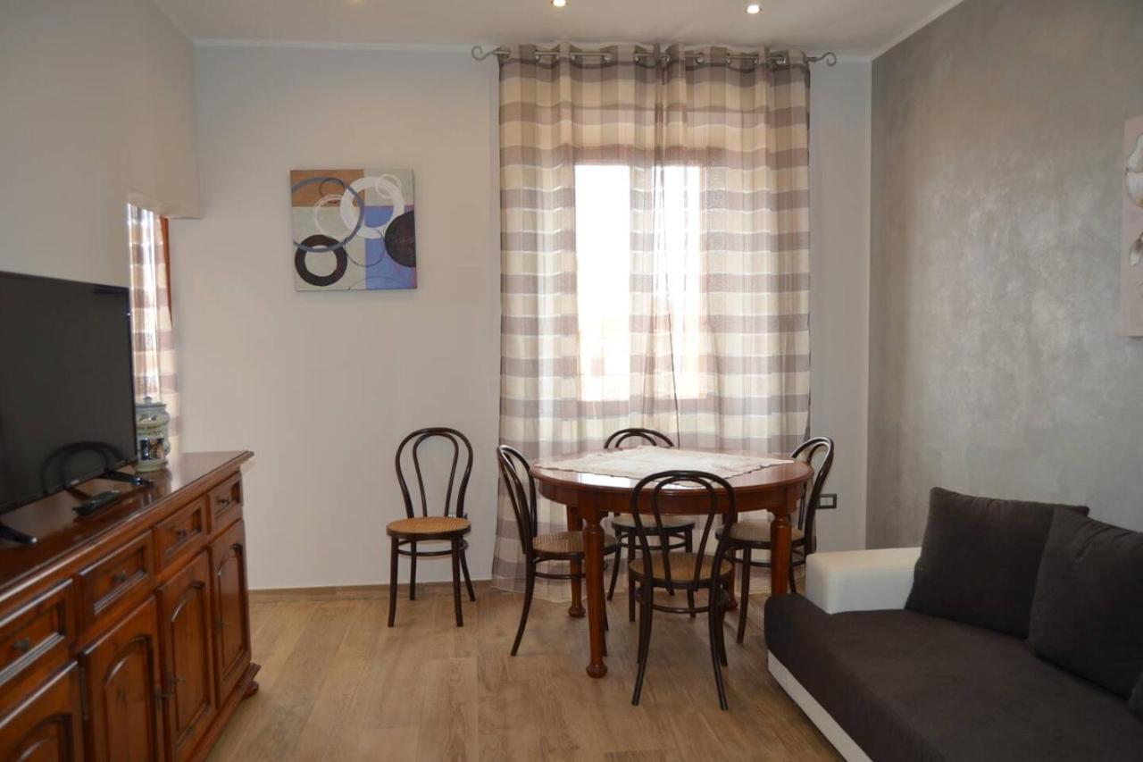 Le Scalette Bed and Breakfast La Maddalena  Exterior foto